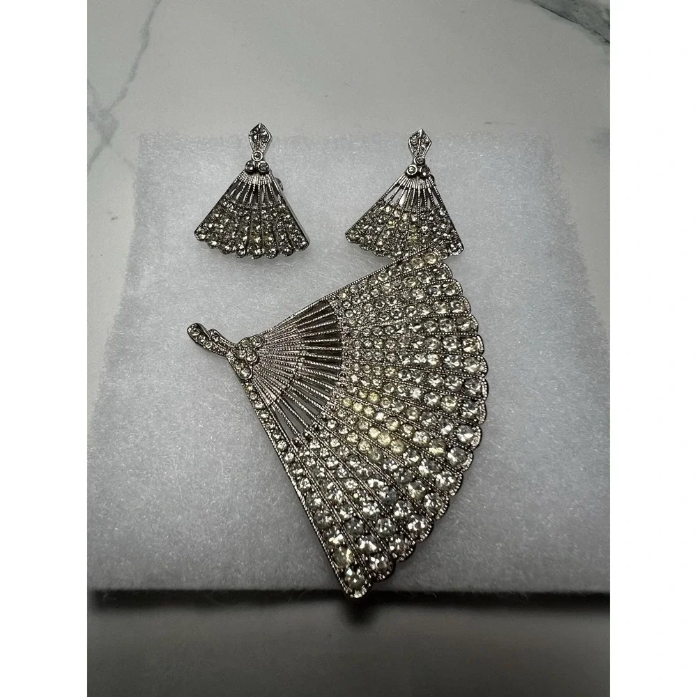 VTG ORA Rhinestone Brooch Pin Fan Shaped And Clip On Earrings Silver Ton 1950s